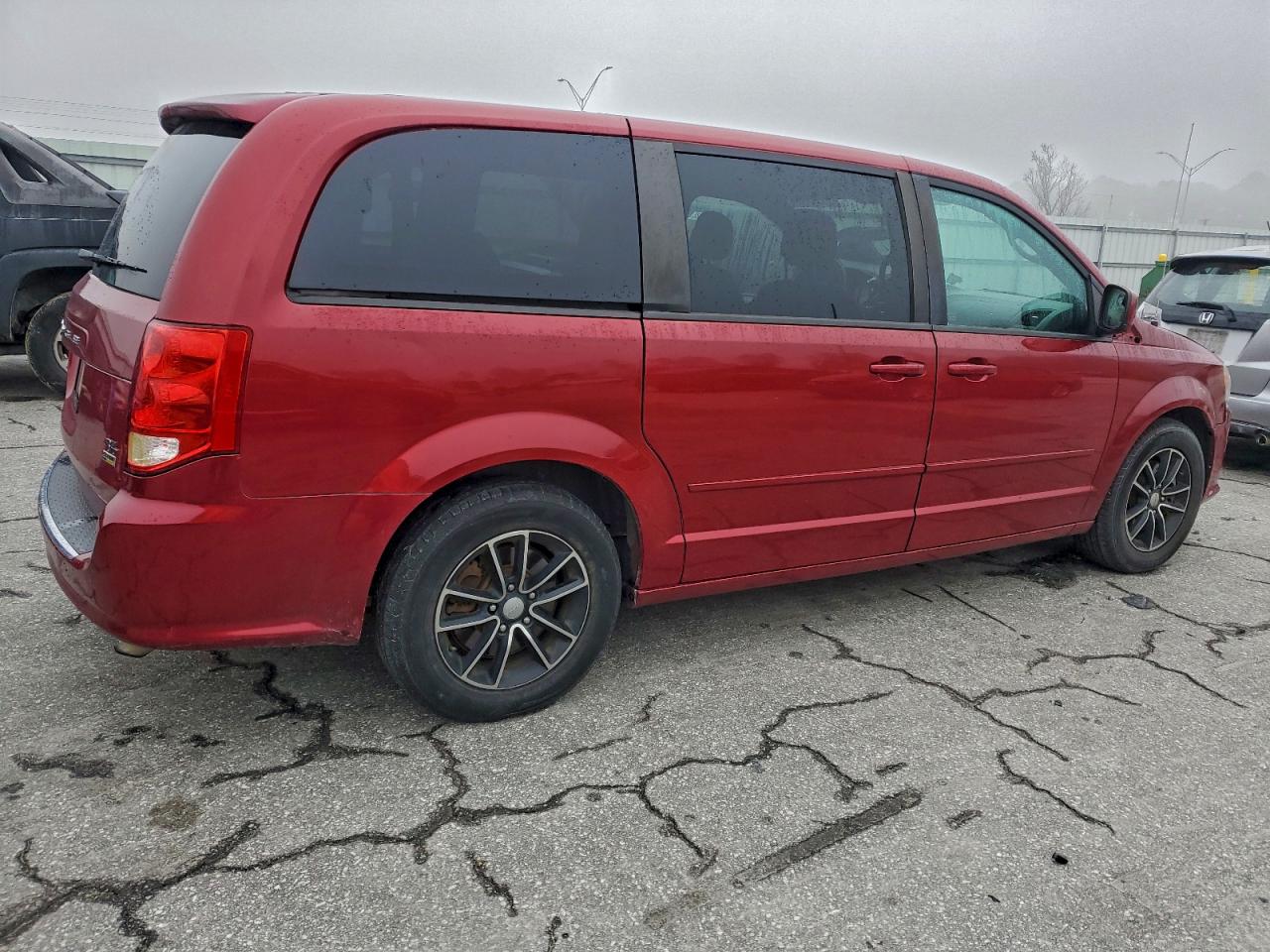 Dodge Caravan R/t Image 3