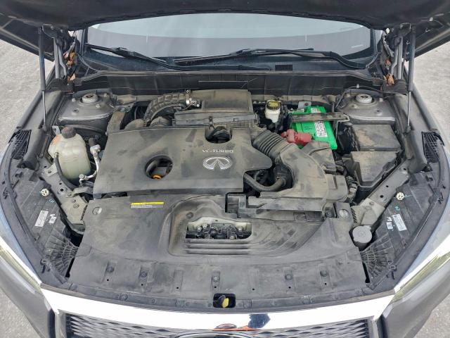 INFINITI Qx Essential Image 10