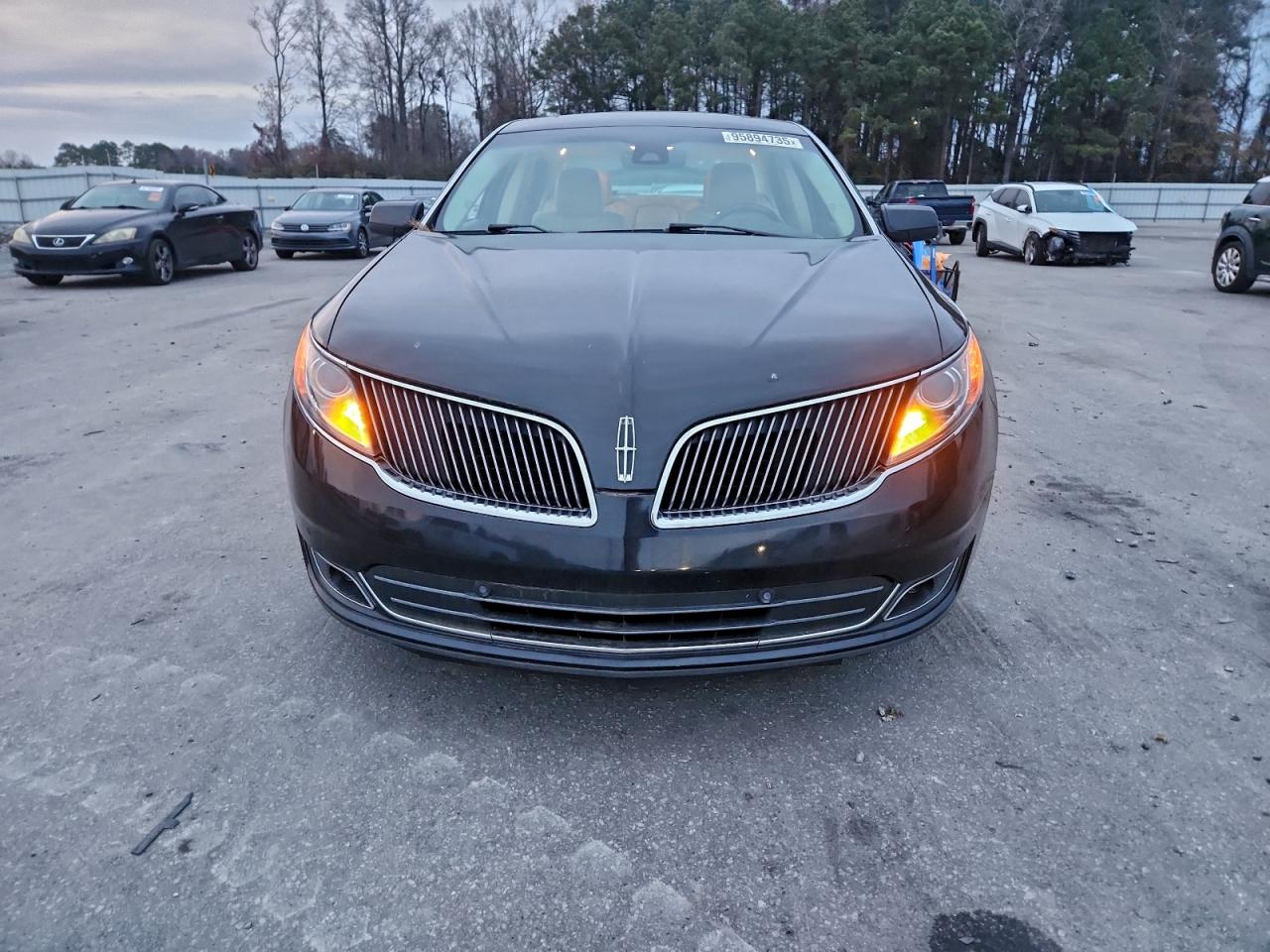 Lincoln MKS Image 6