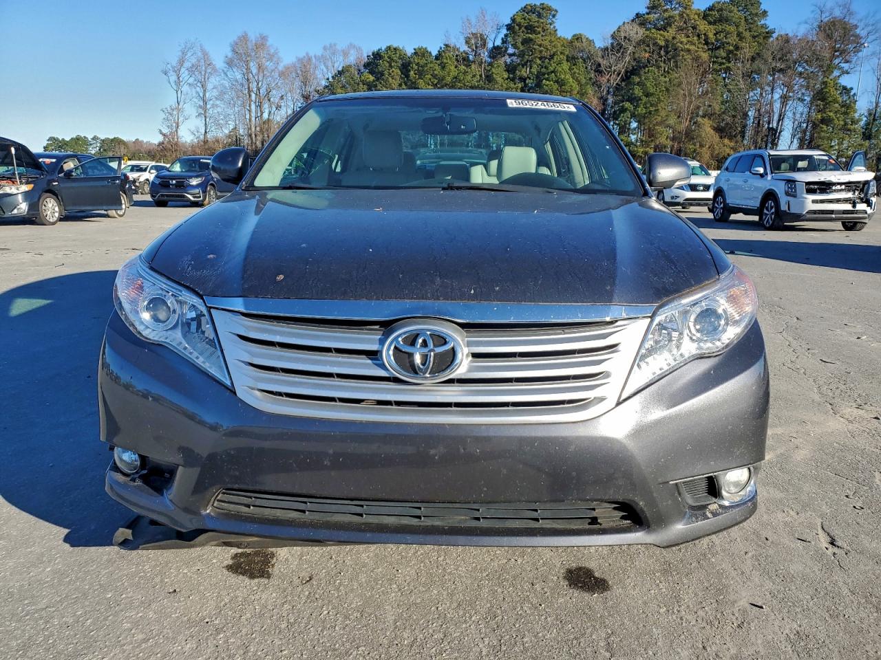 Toyota Avalon Base Image 6