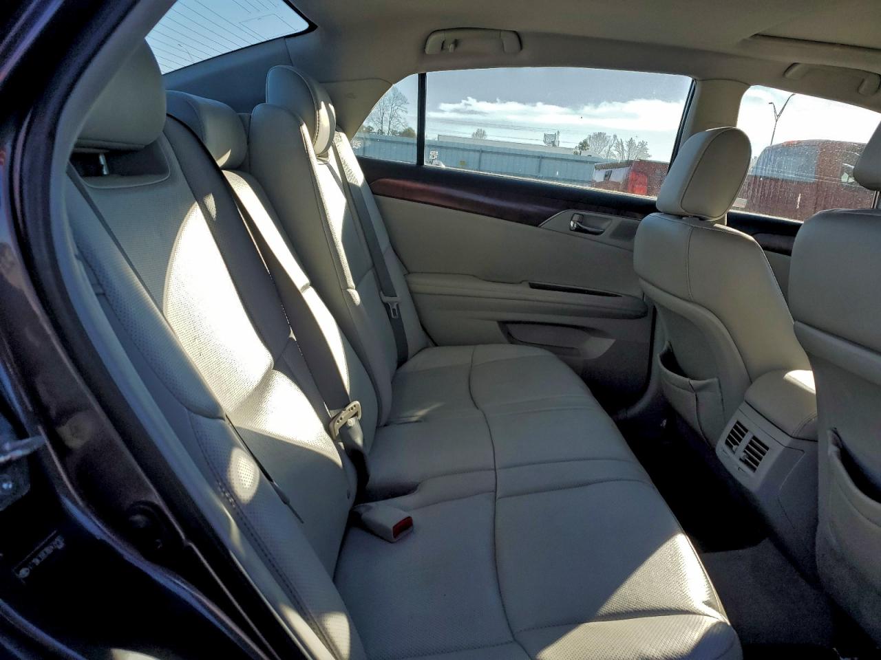 Toyota Avalon Base Image 9