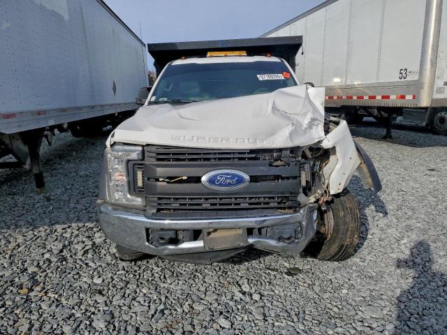 Ford F-450 Super Duty Image 5