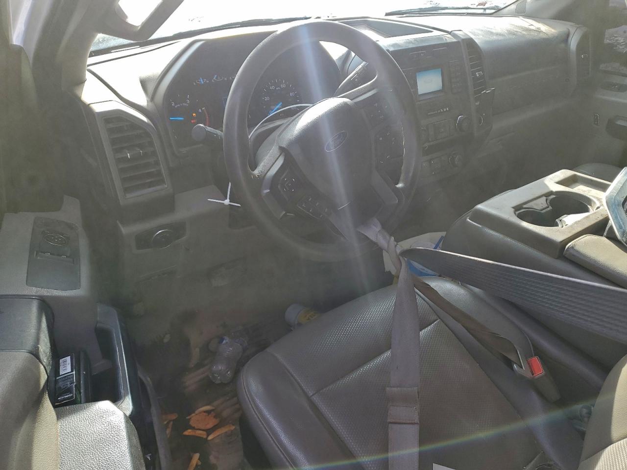 Ford F-450 Super Duty Image 8