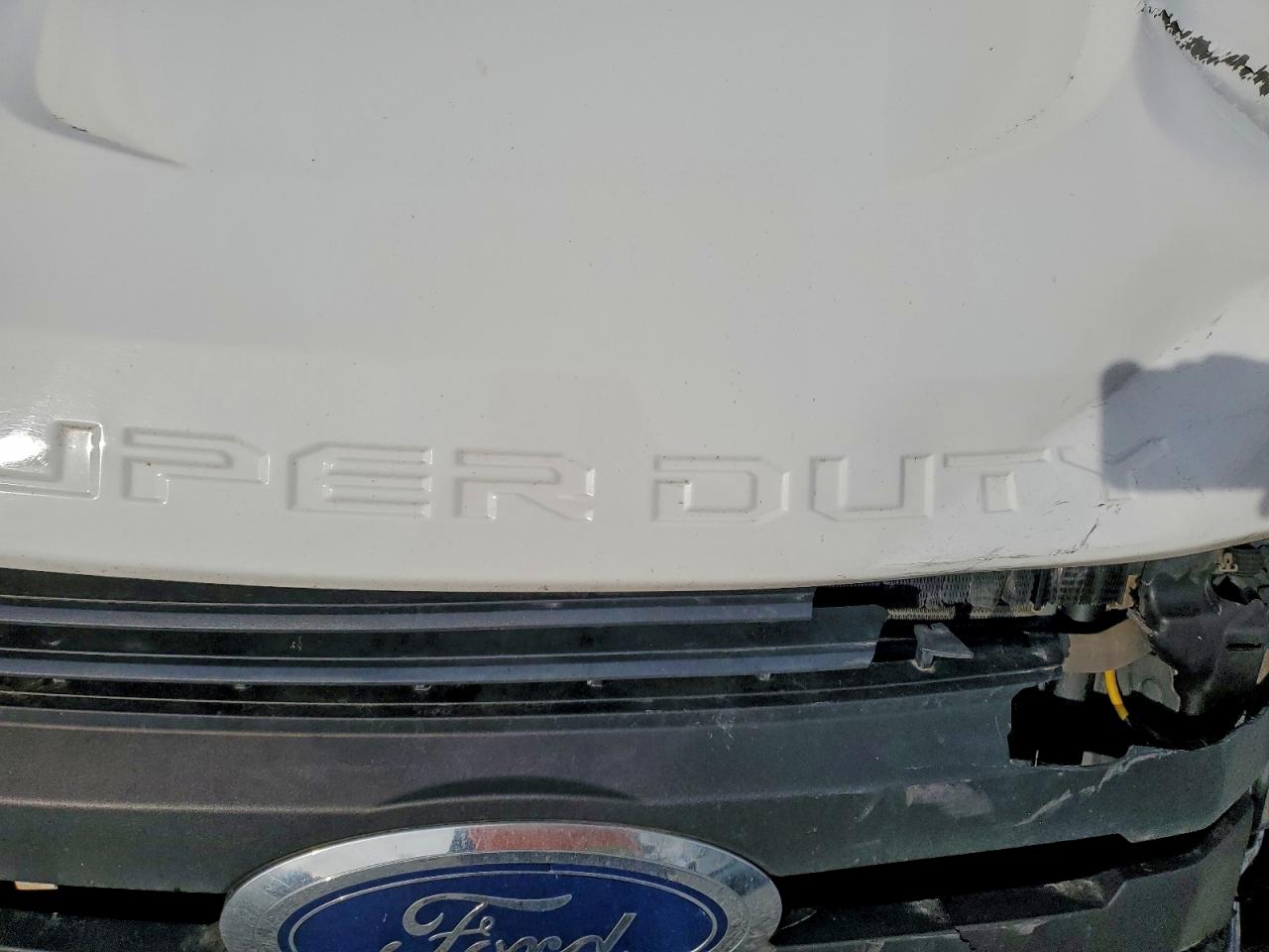 Ford F-450 Super Duty Image 2