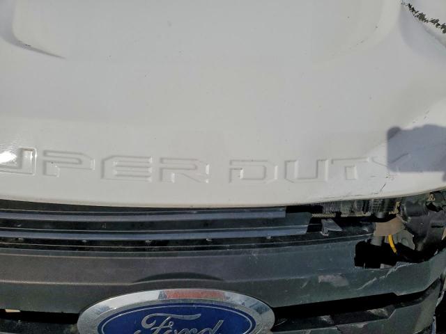 Ford F-450 Super Duty Image 2