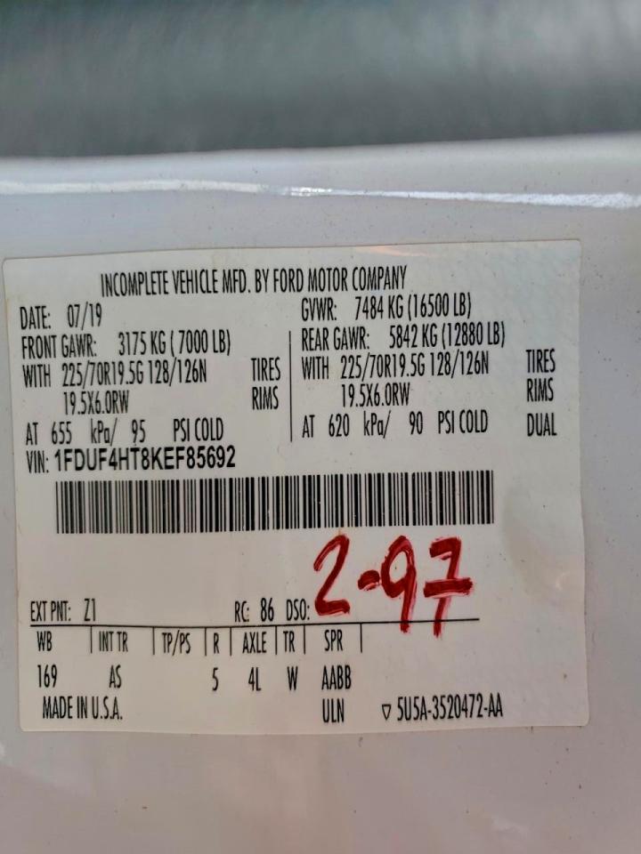 Ford F-450 Super Duty Image 3