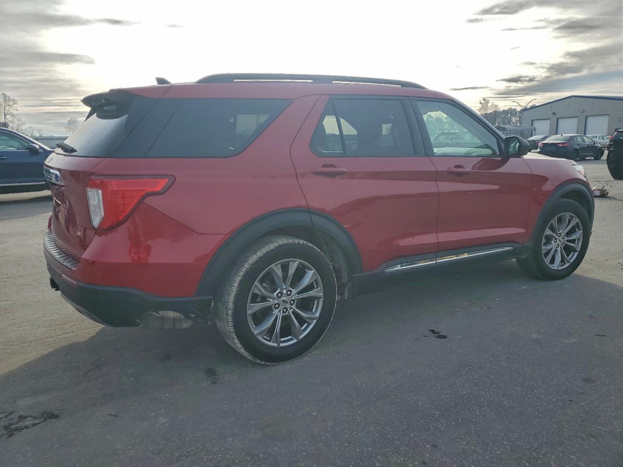 Ford Explorer Xlt Image 8