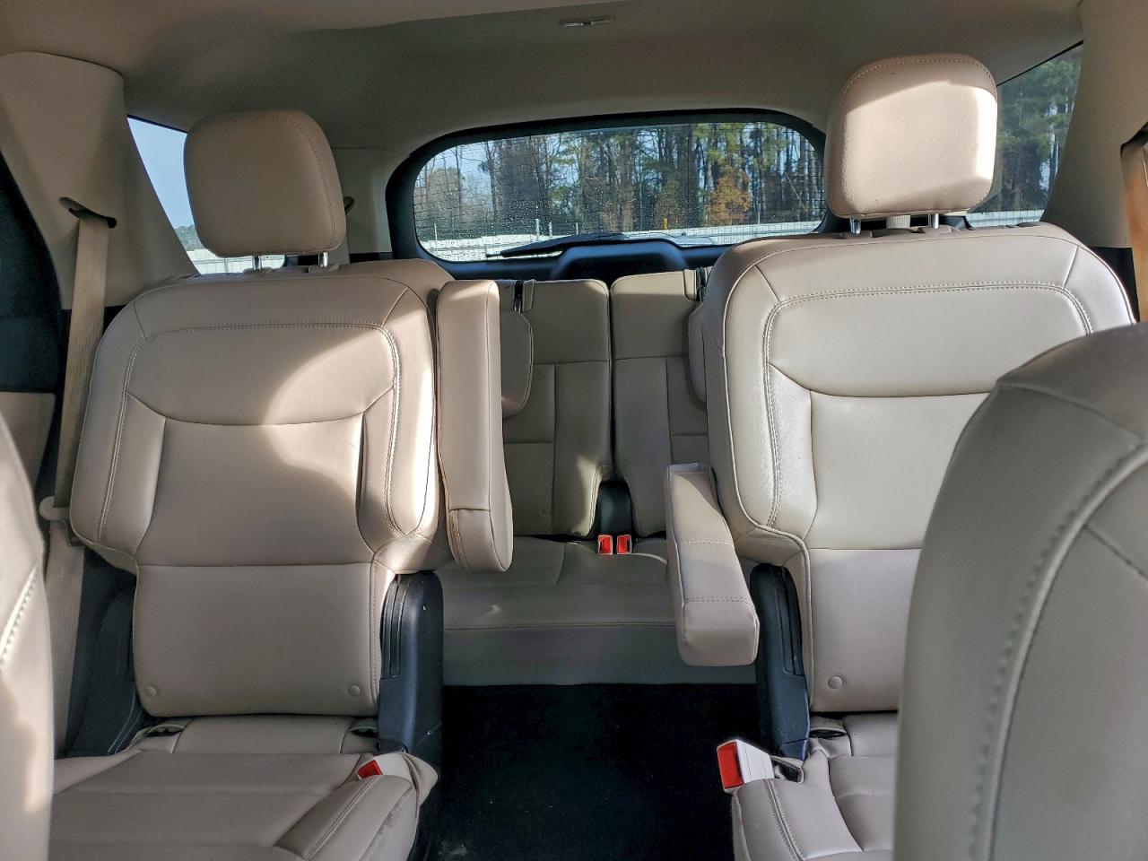 Ford Explorer Xlt Image 2