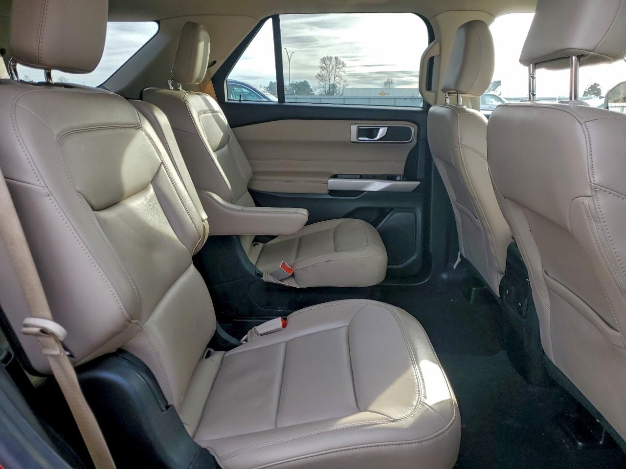 Ford Explorer Xlt Image 13