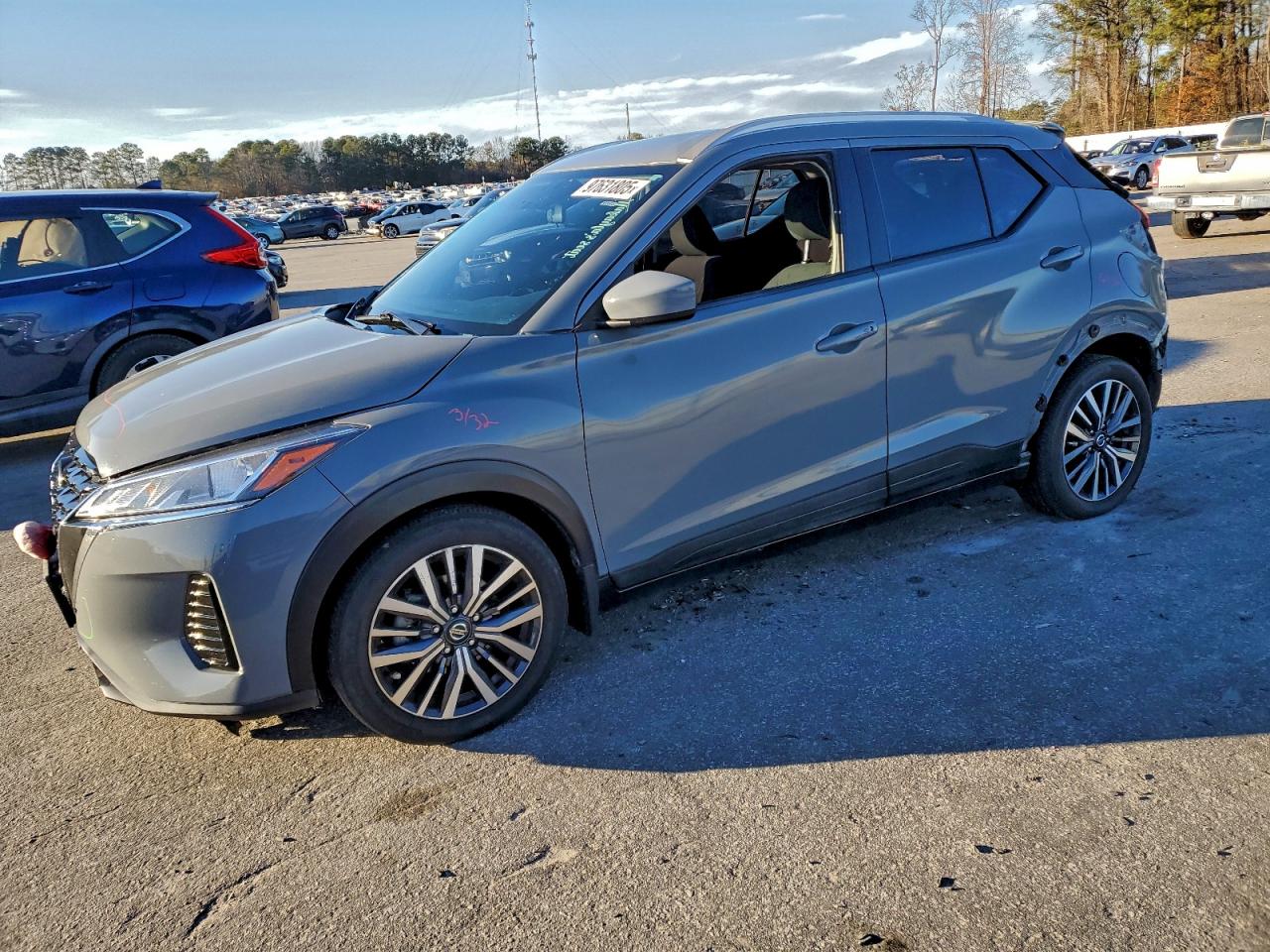 Nissan Kicks Sv Image 1