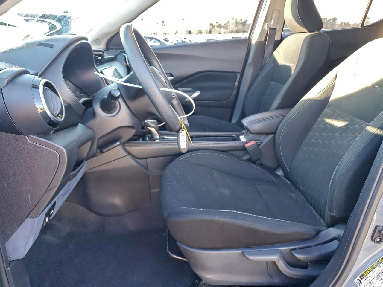 Nissan Kicks Sv Image 5