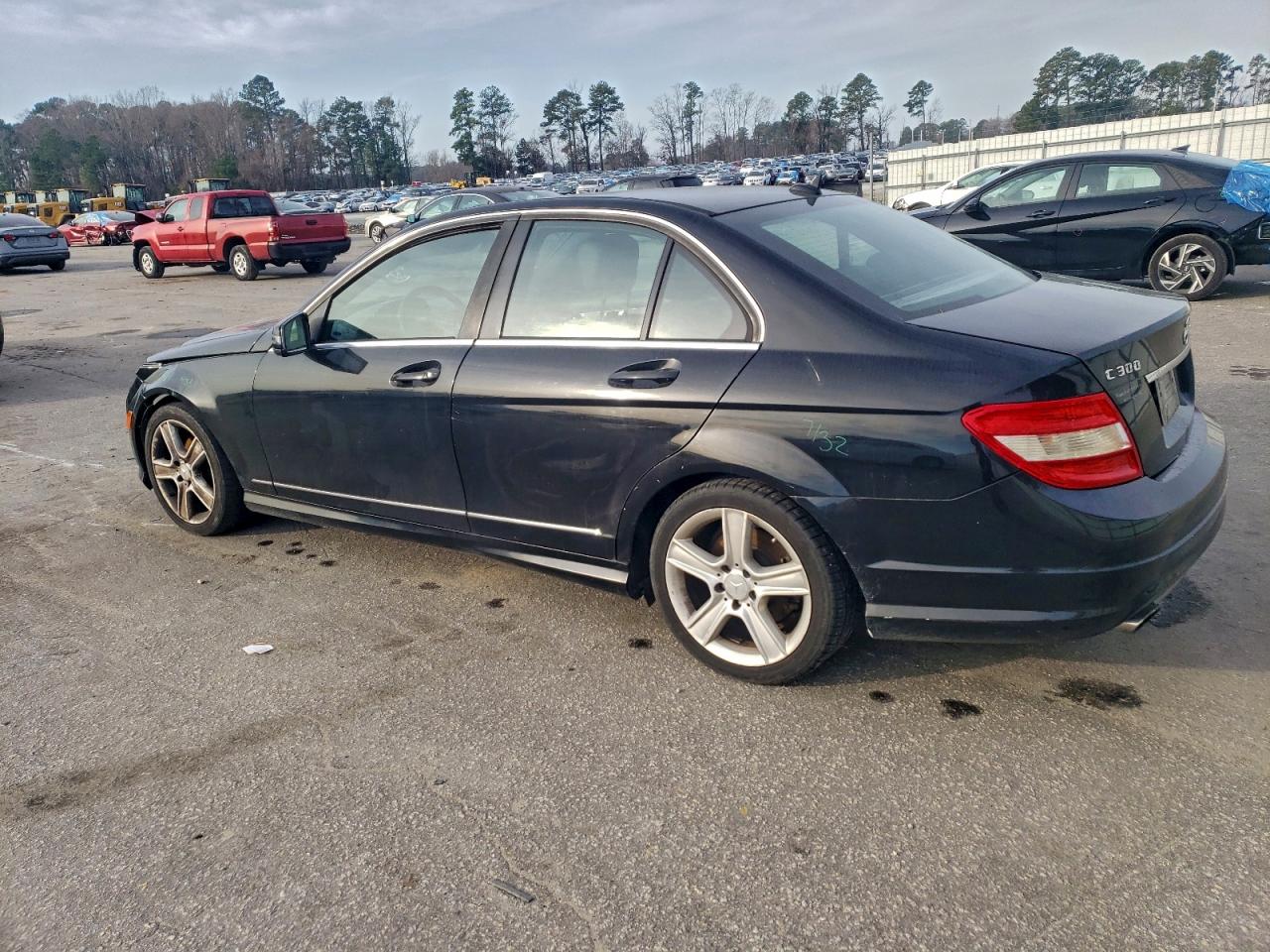 Mercedes-Benz C-Class 300 Image 10