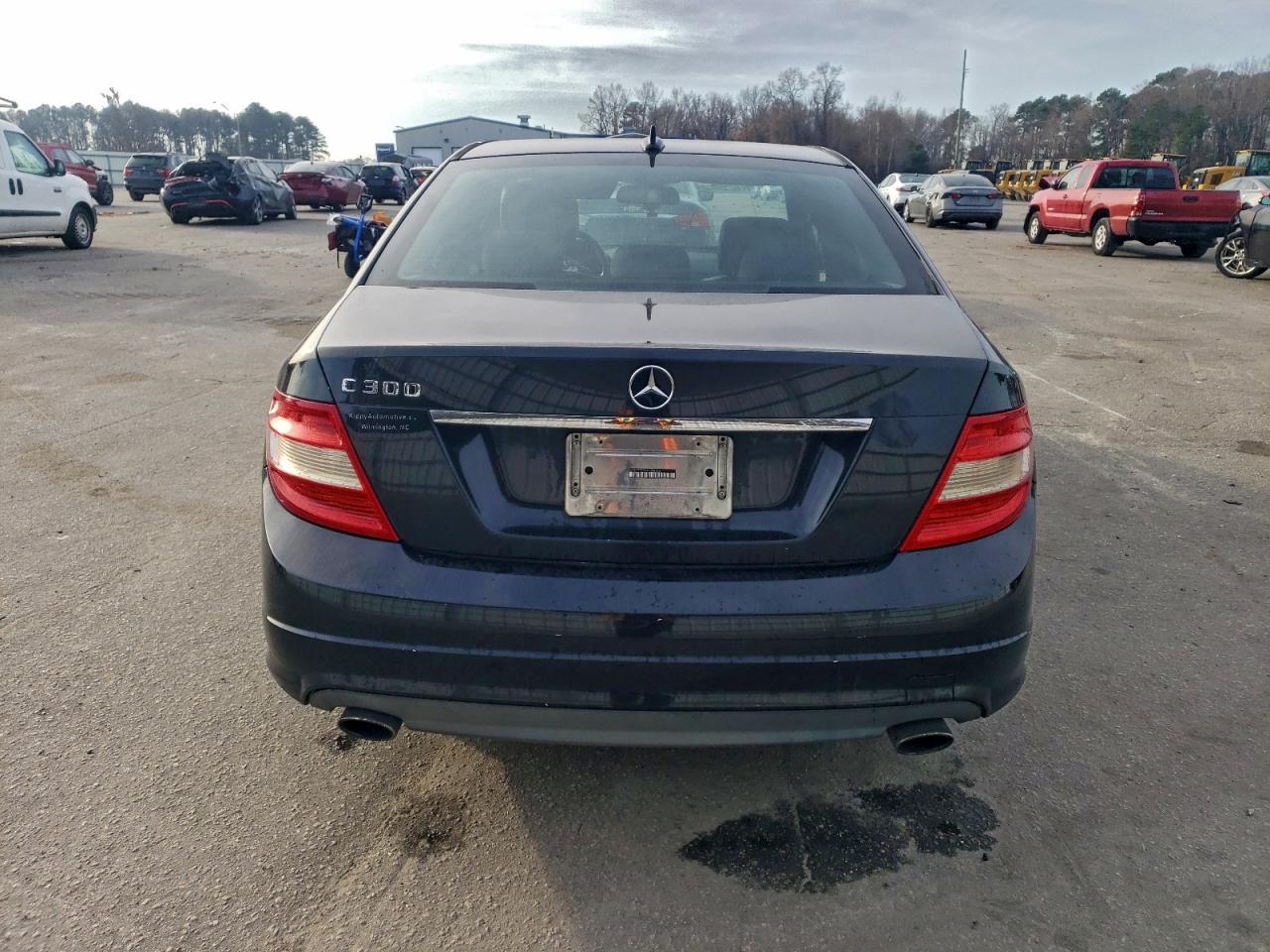 Mercedes-Benz C-Class 300 Image 9