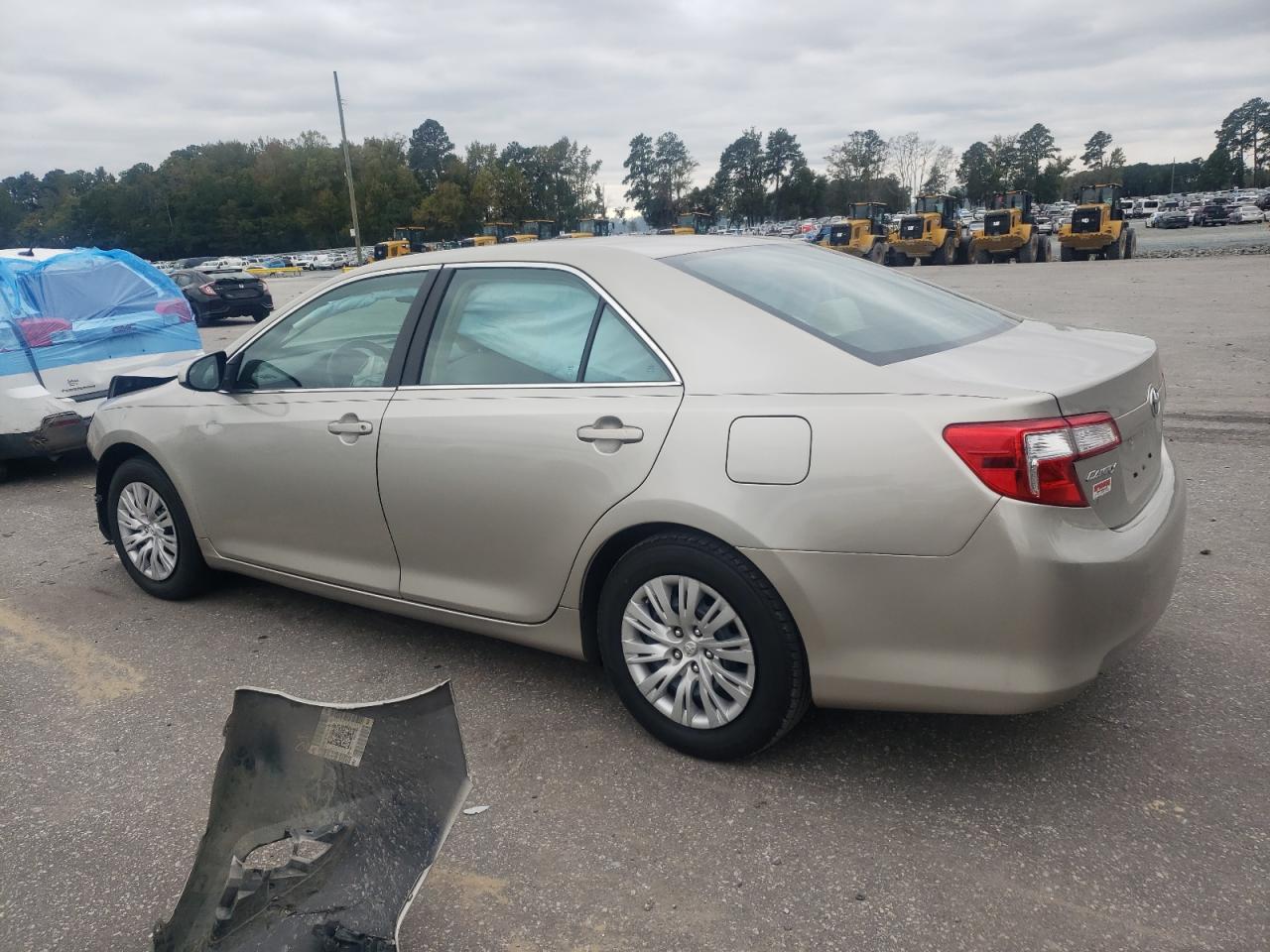 Toyota Camry L Image 7