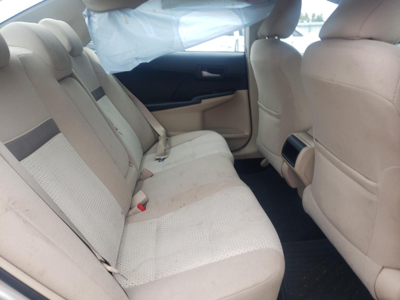 Toyota Camry L Image 9