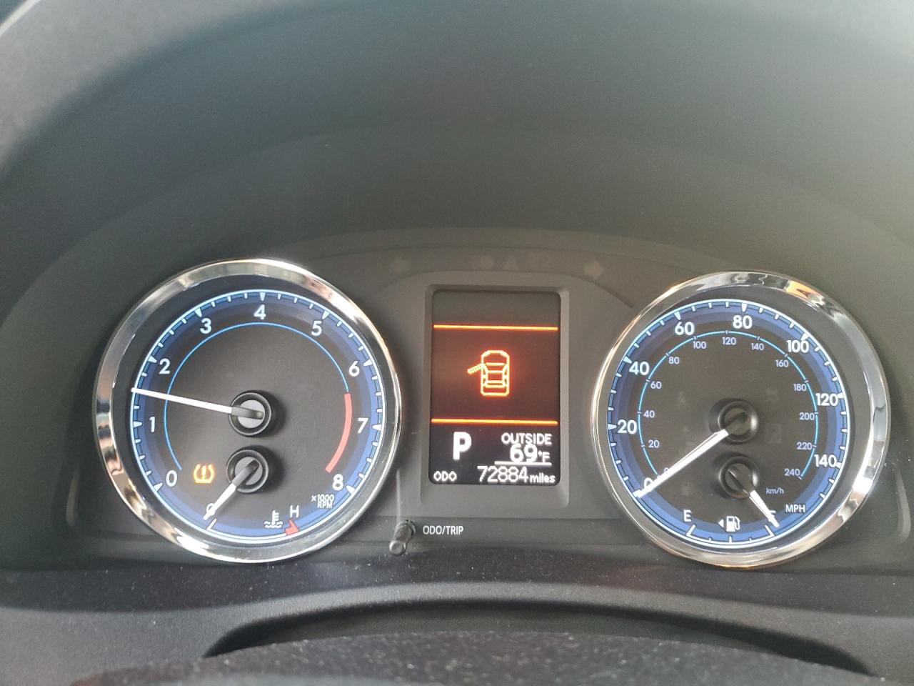 Toyota Corolla L Image 8