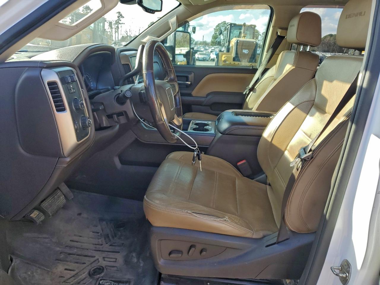 GMC Sierra K2500 Denali Image 6