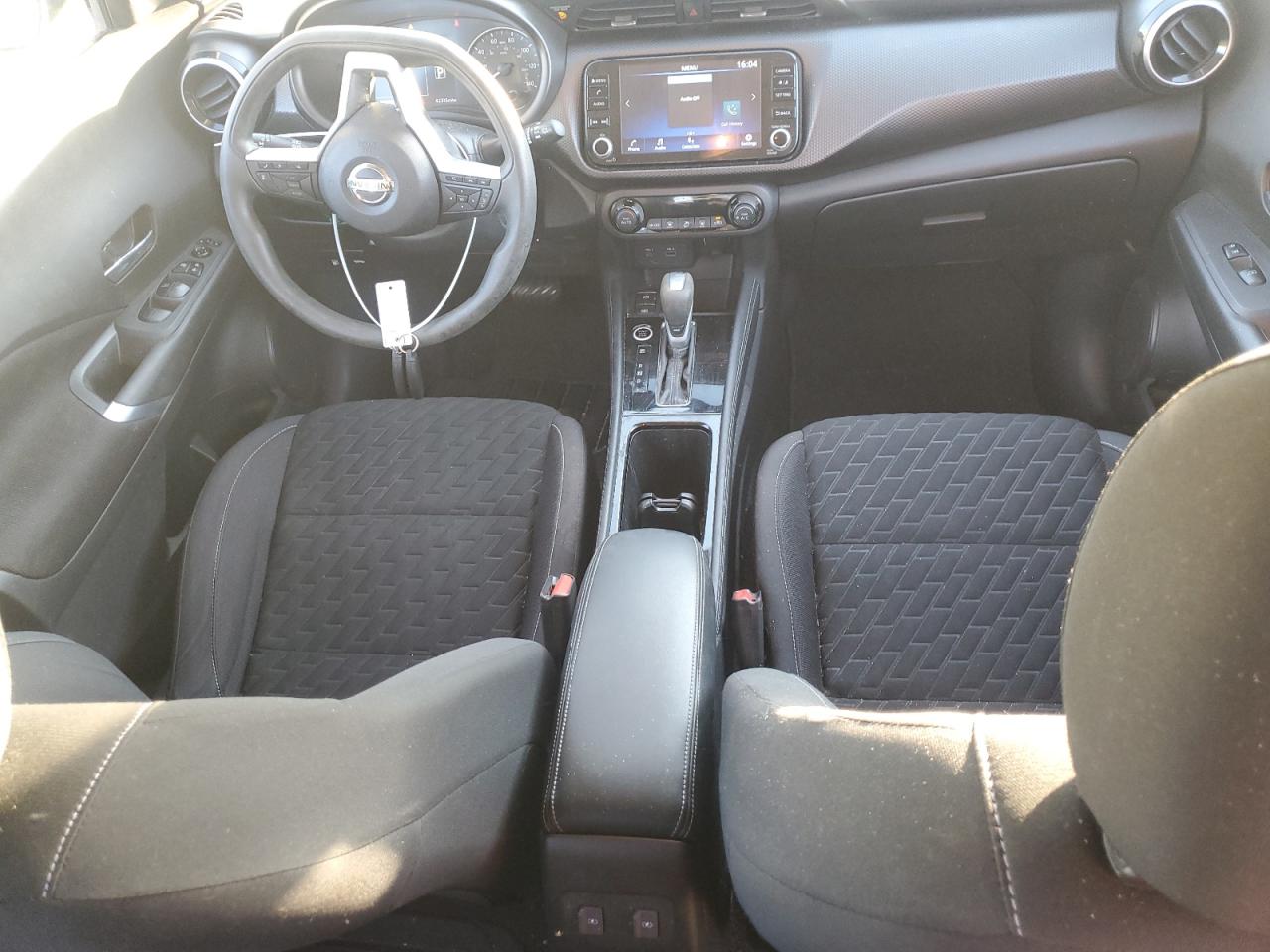 Nissan Kicks Sv Image 4
