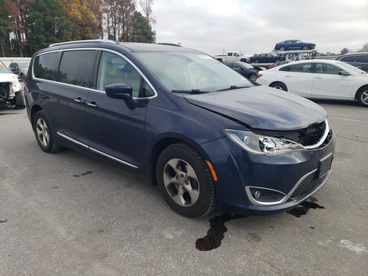 Chrysler Pacifica Touring L Plus Image 7