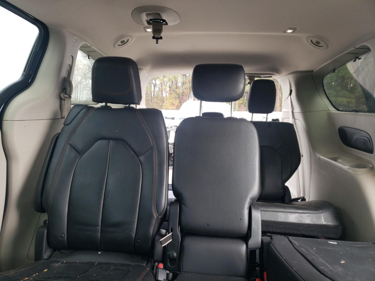 Chrysler Pacifica Touring L Plus Image 11