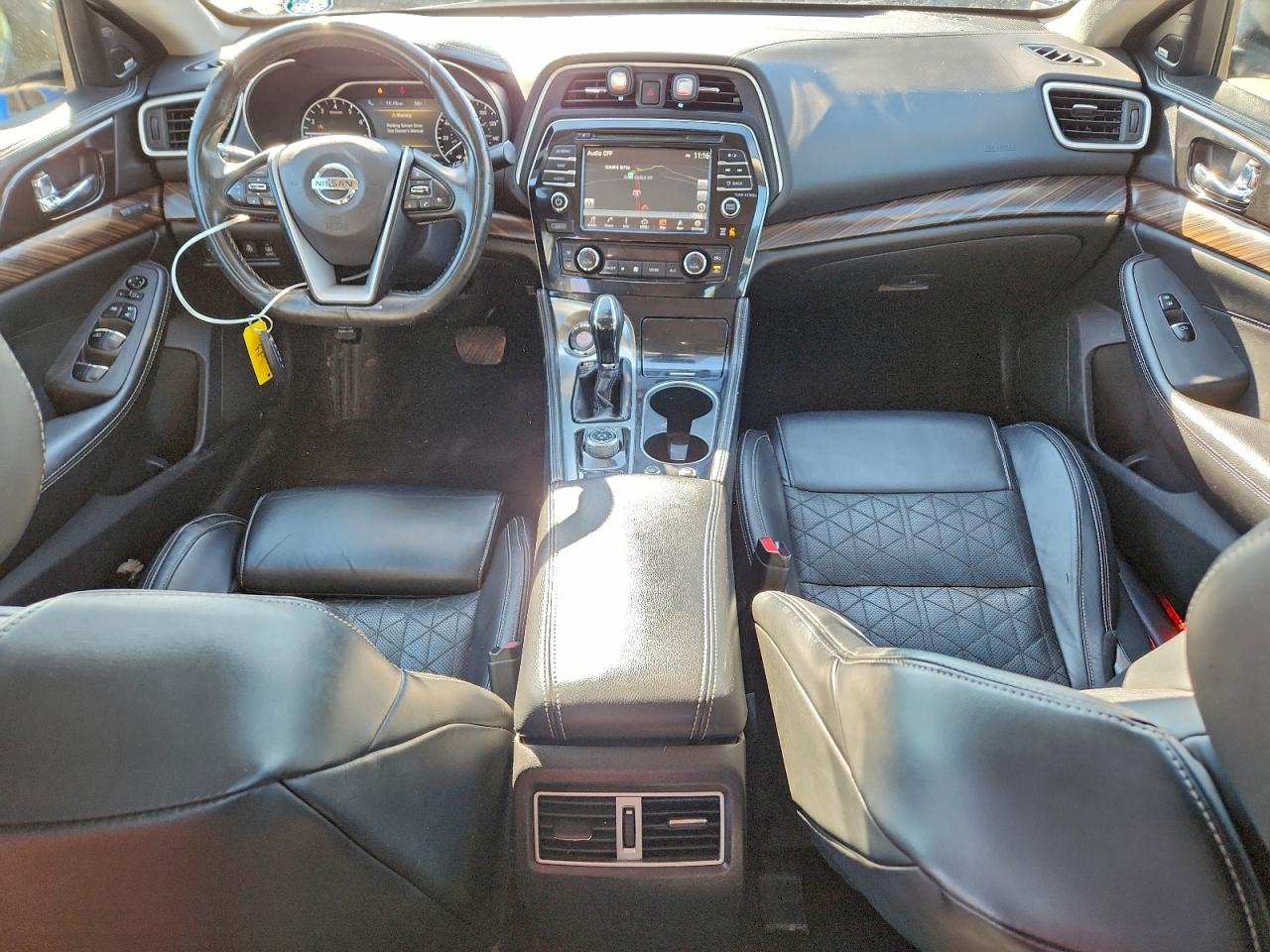 Nissan Maxima 3.5s Image 10