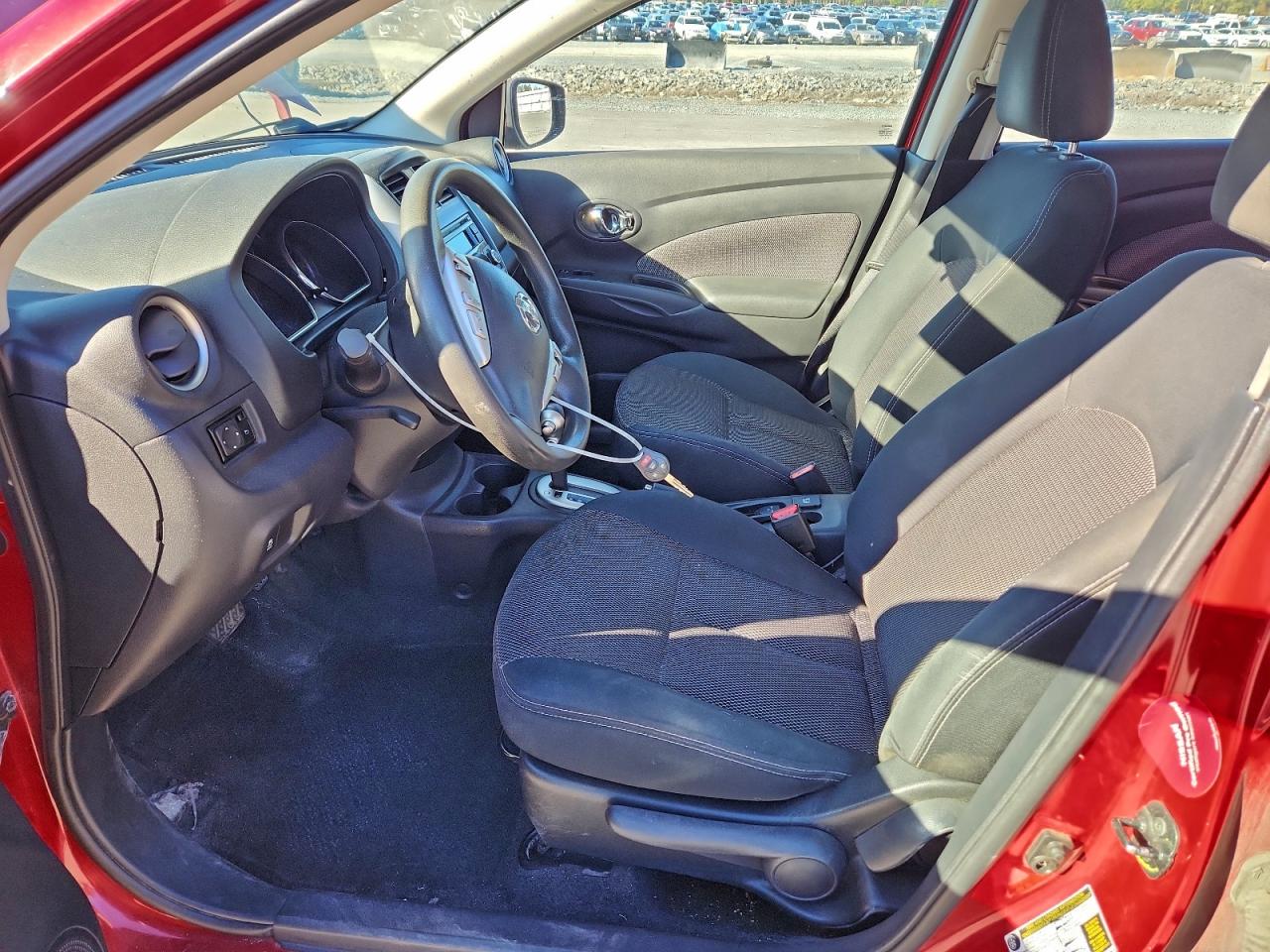 Nissan Versa S Image 8