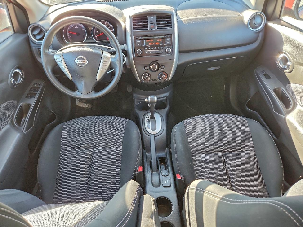Nissan Versa S Image 3