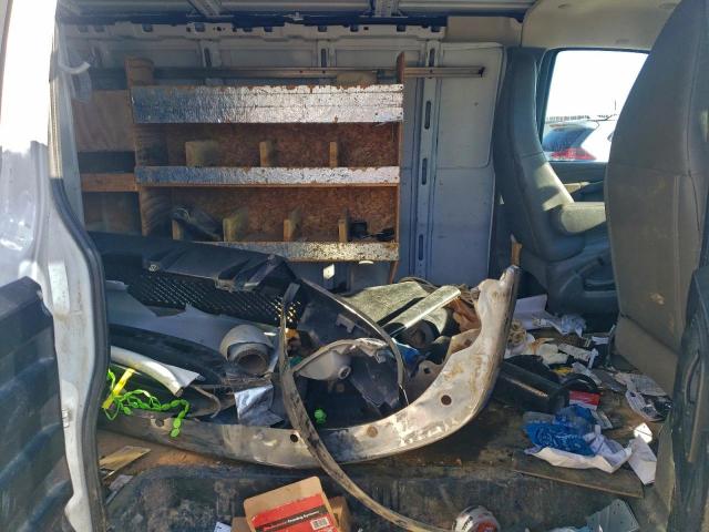 Chevrolet Express Image 10