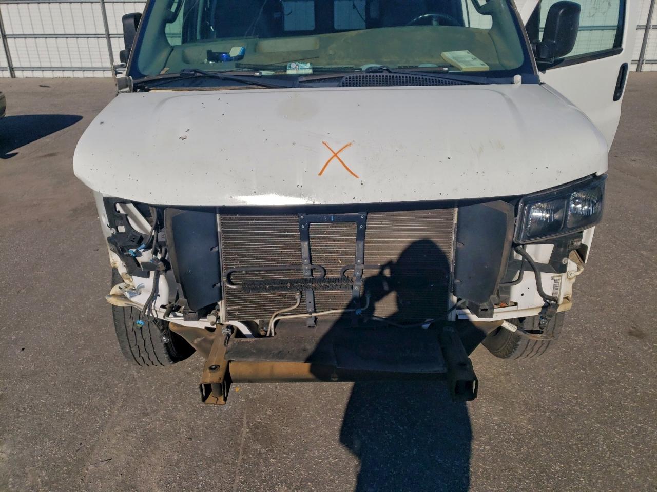 Chevrolet Express Image 11