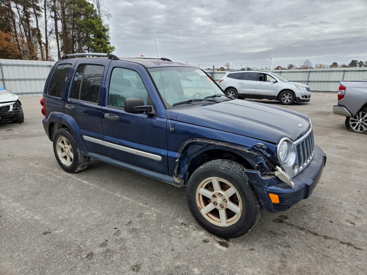 Jeep Liberty Limited Image 2