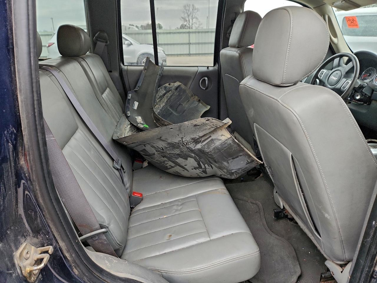 Jeep Liberty Limited Image 10