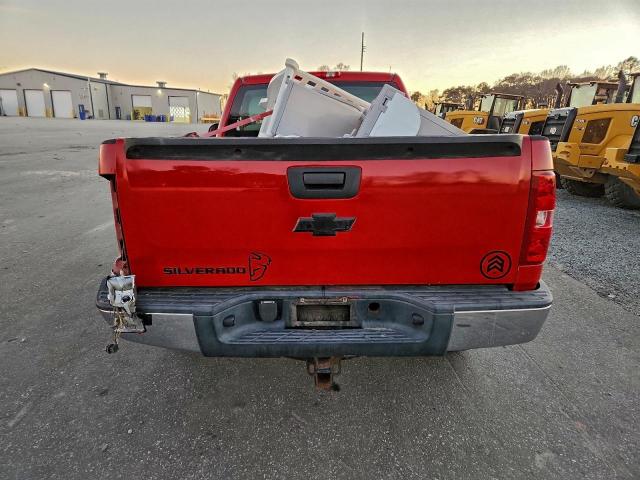 Chevrolet Silverado K1500 Image 2