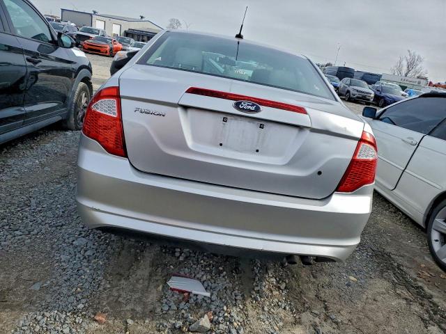Ford Fusion S Image 11