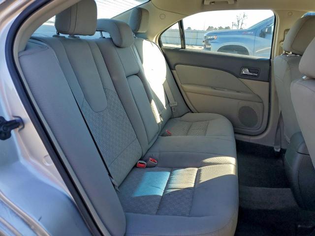 Ford Fusion S Image 12