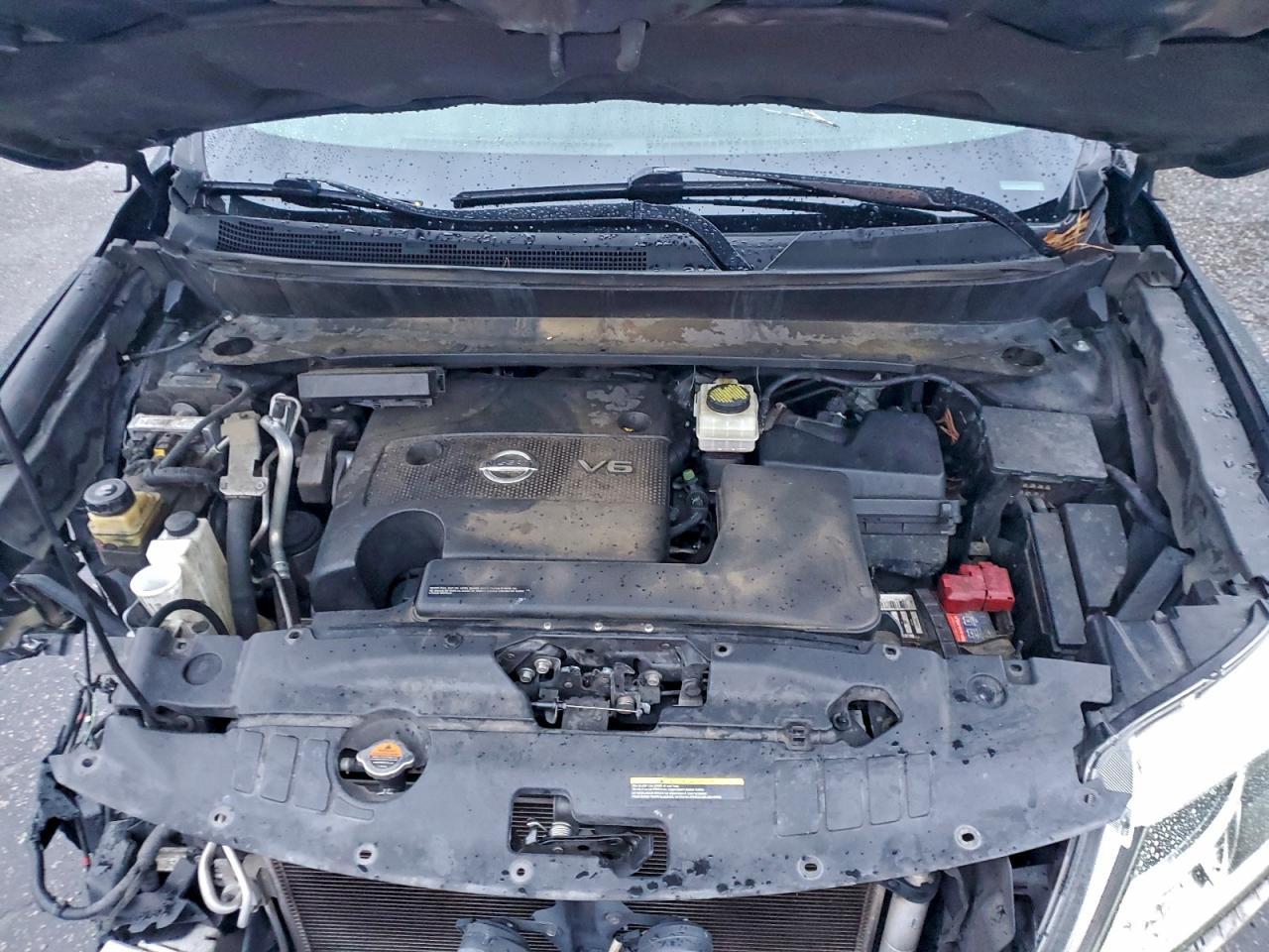 Nissan Pathfinder S Image 2