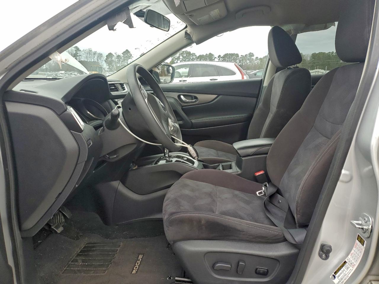 Nissan Rogue S Image 13