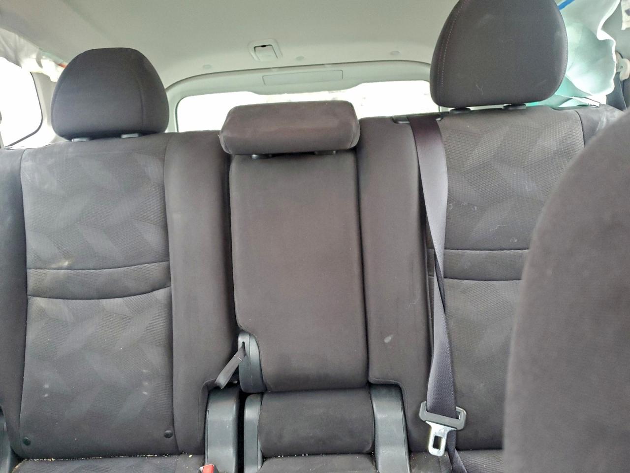 Nissan Rogue S Image 7