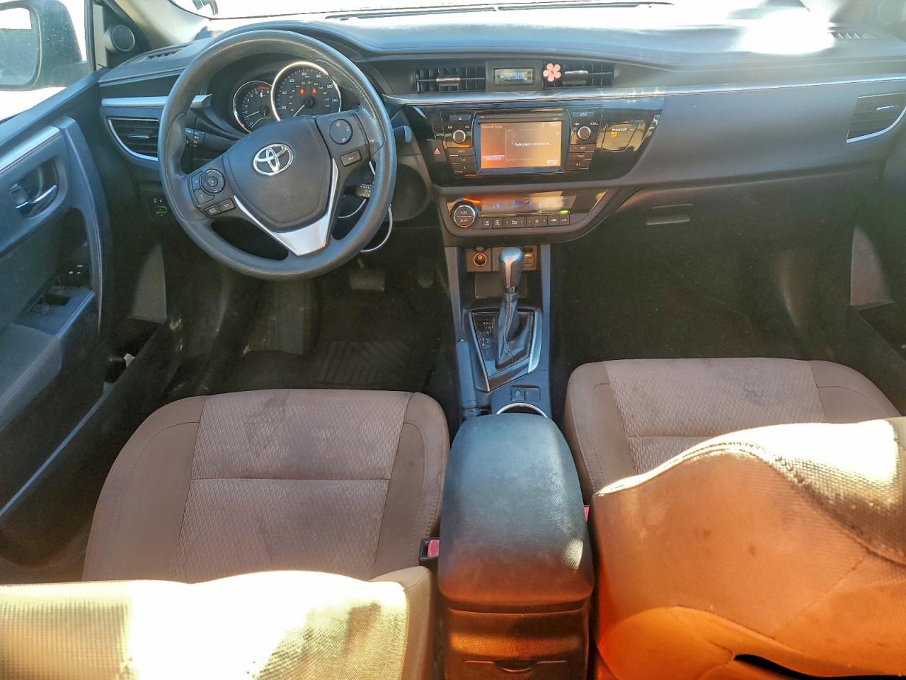 Toyota Corolla L Image 9