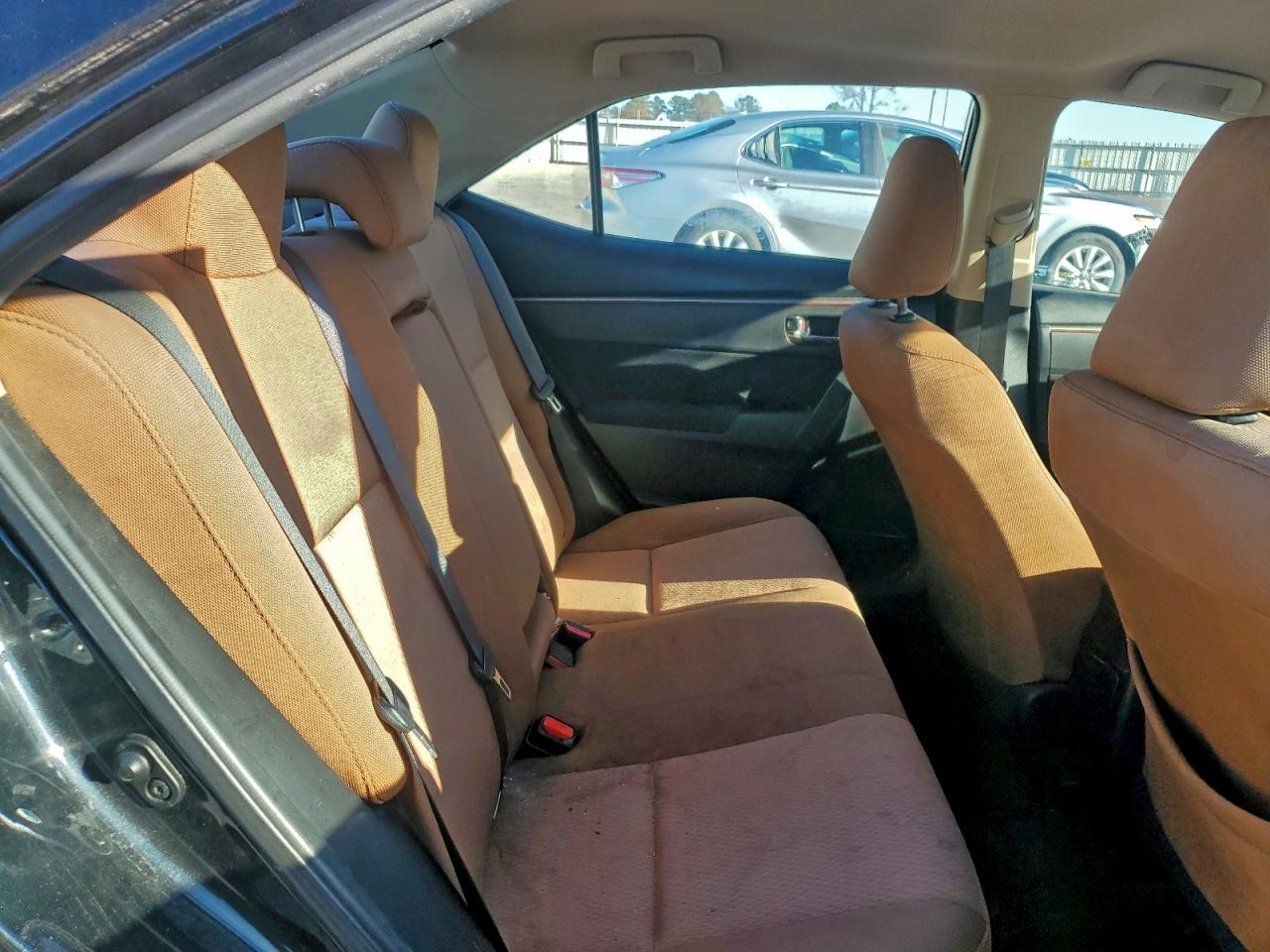 Toyota Corolla L Image 8