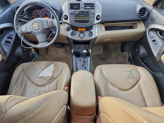 Toyota RAV4 Limited Image 3