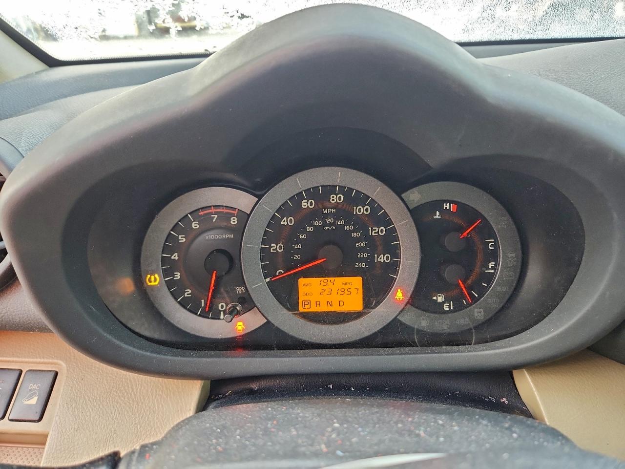 Toyota RAV4 Limited Image 8