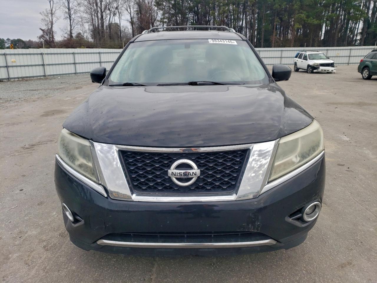 Nissan Pathfinder S Image 3