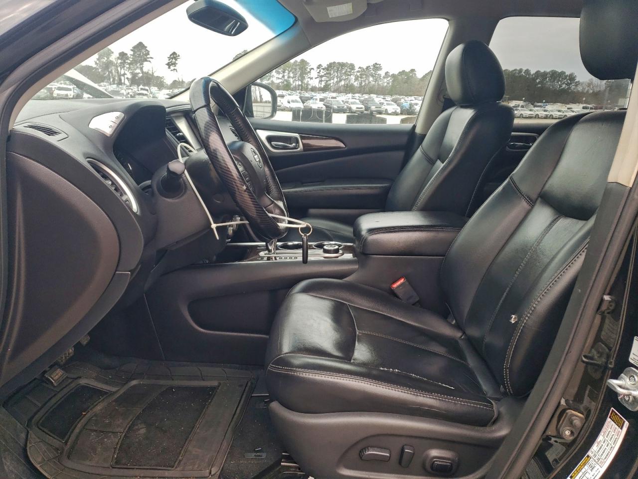 Nissan Pathfinder S Image 12