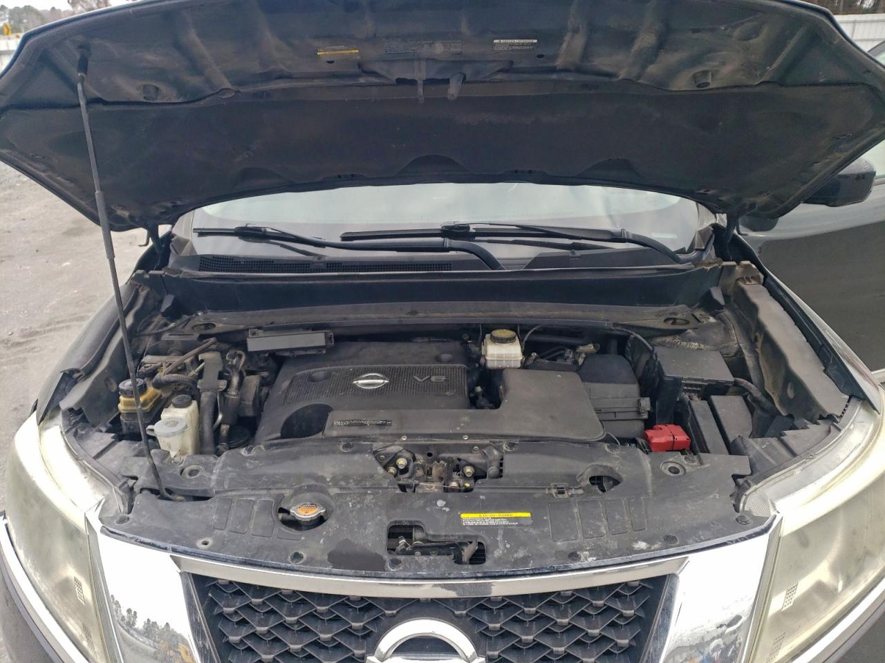 Nissan Pathfinder S Image 9