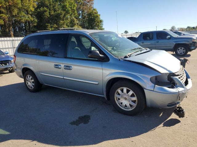 Chrysler Minivan Touring Image 7