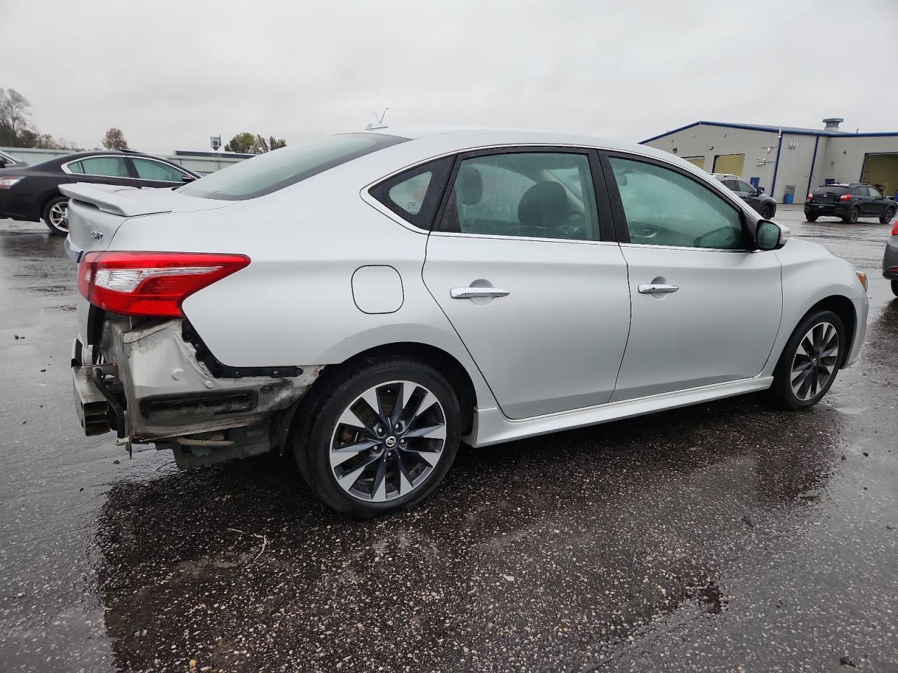 Nissan Sentra S Image 4