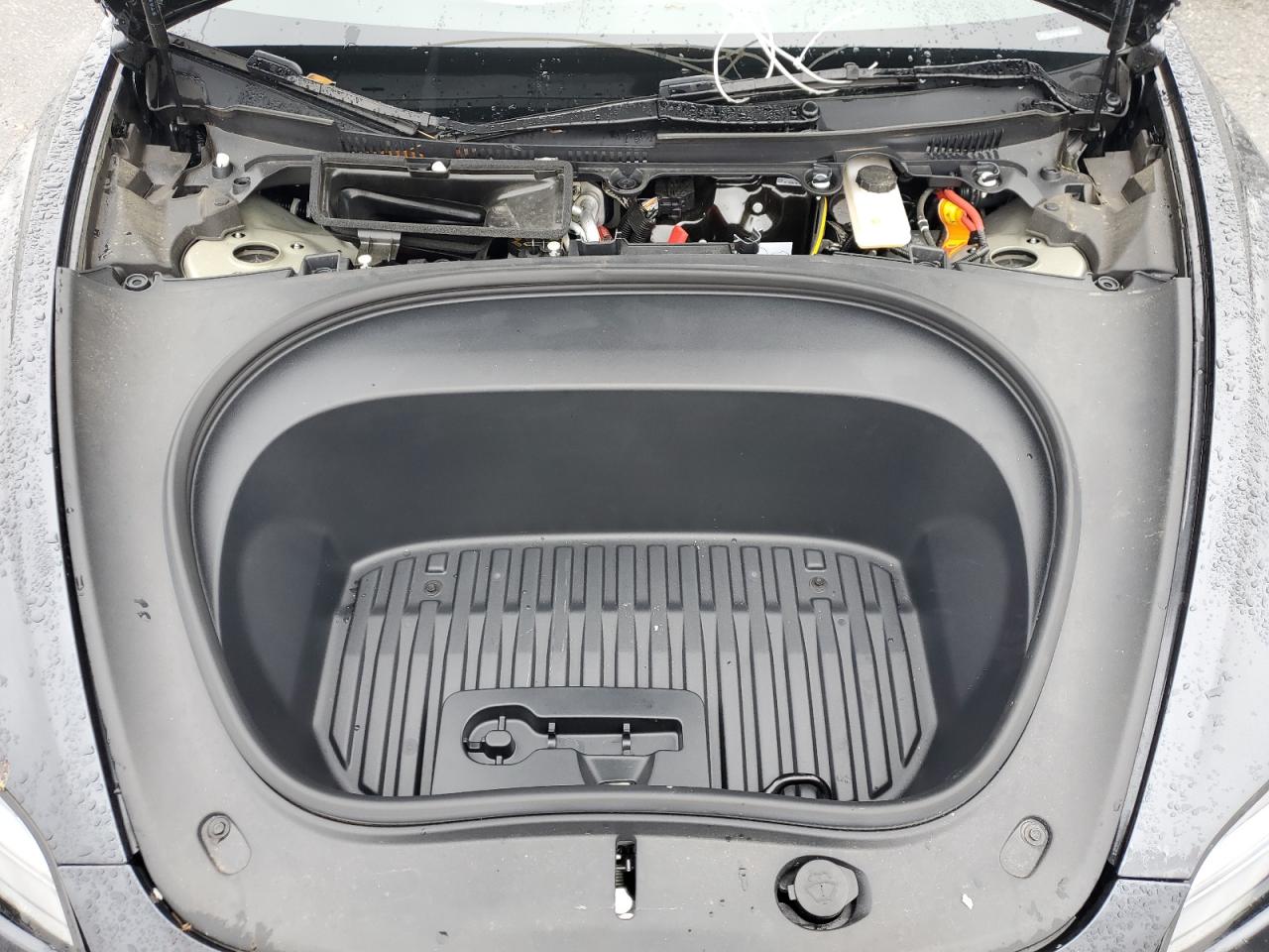 Tesla Model 3 Image 11