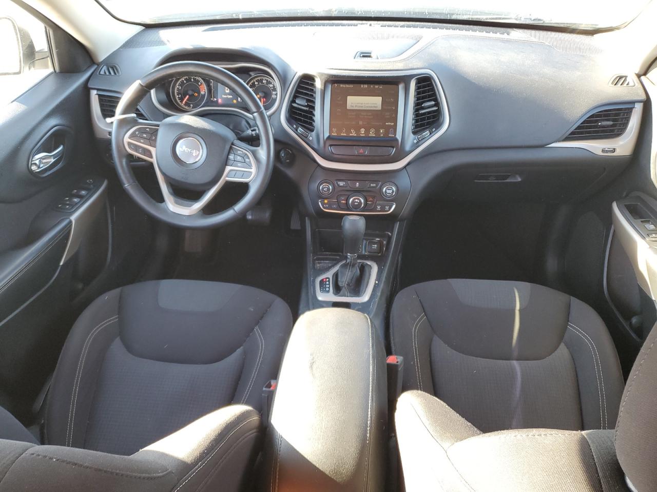 Jeep Grand Cherokee Latitude Image 6