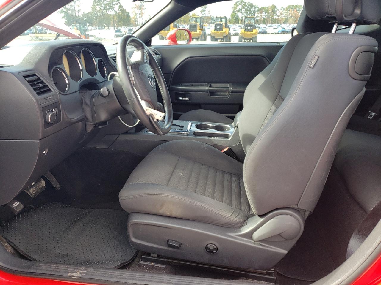 Dodge Challenger Sxt Image 8