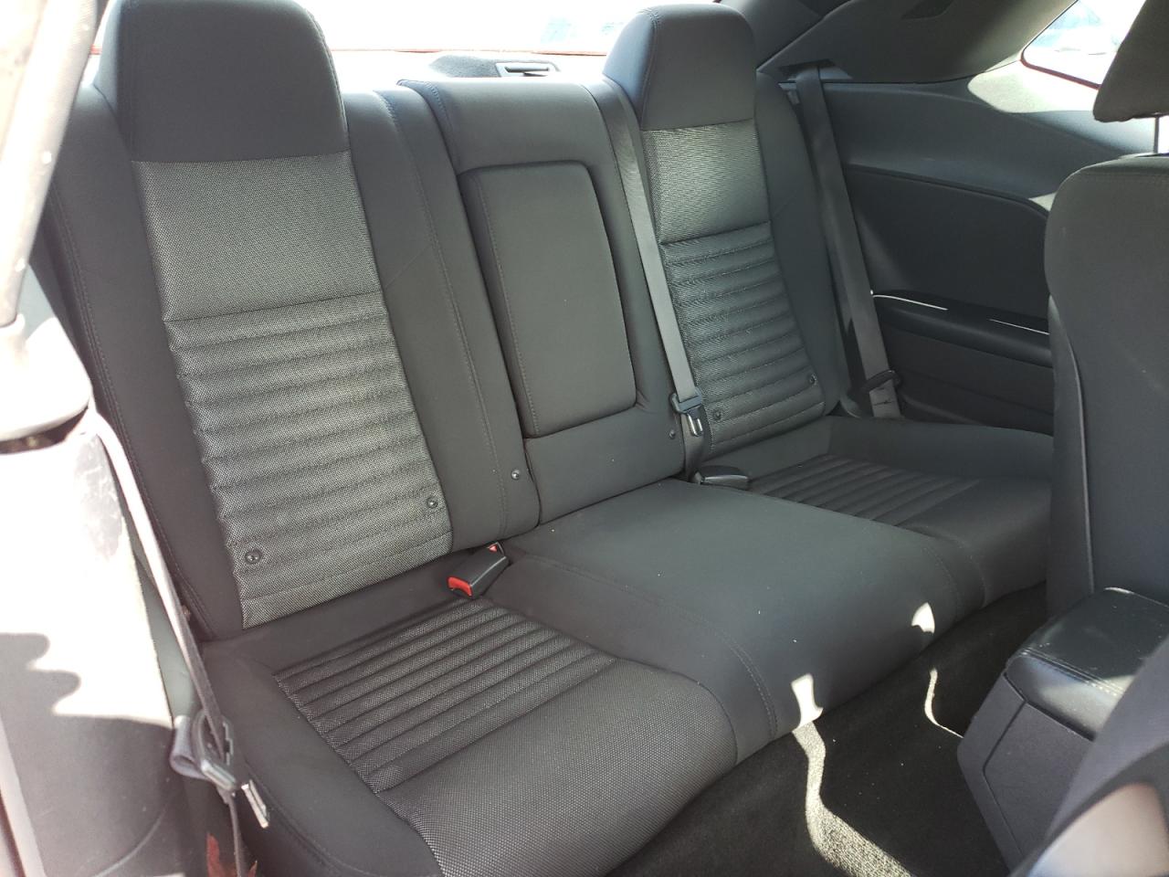 Dodge Challenger Sxt Image 9